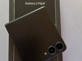 Samsung Galaxy Z Flip 8