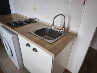 Кухня в сборе с мойкой и варочной панелью