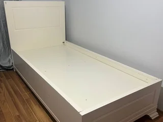 Диван