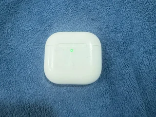 AirPods 4