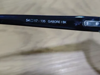 Солнцезащитные очки Vera Wang Gabore I