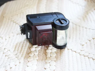 Вспышка Nikon Speedlight SB-20