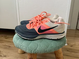 кроссовки Nike 👟