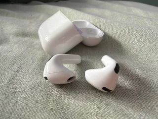 AirPods 4