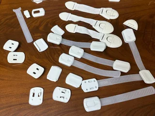 Детские игрушки, блокираторы и защита на мебель