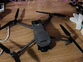 Квадрокоптер DJI Mavic 3 + Fly More Kit