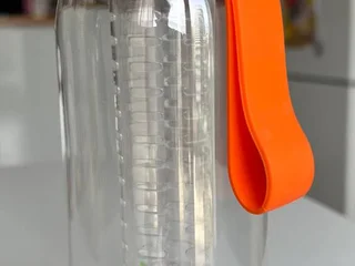 Бутылка для воды и чая с заварником