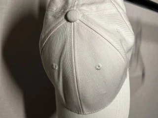 Белая базовая кепка