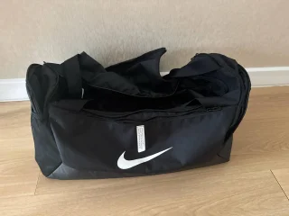 Спортивная сумка Nike с отделением для обуви
