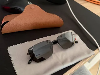 **Оригинальные солнцезащитные очки Ray-Ban!**