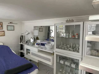 **Шкаф-витрина(производство Германия)с подсветкой.Размеры:163*53*76-В/Г/Д