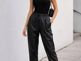 🐈‍⬛**Черные брюки из искусственной кожи Zara**