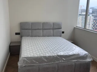 Кровать с матрасом 190х160 и подъёмным механизмом