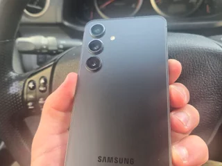 Samsung S24