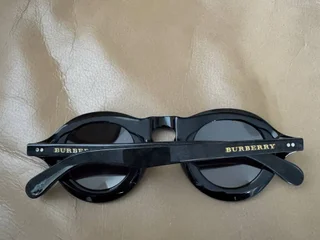 Очки Burberry