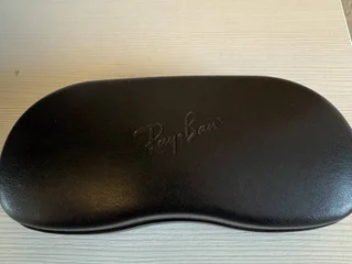 Ray-Ban (модель: RB 5279, оригинал), очки для чтения, линзы −1,25. Линзы можно заменить. Куплены в сети магазинов Roniko. Чехол в комплекте. Торг уместен
