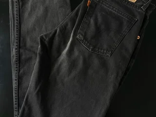 Черные прямые джинсы Levi's 614