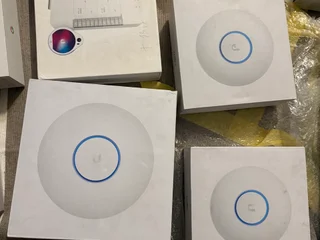 Точки доступа Wi-Fi Ubiquiti UniFi