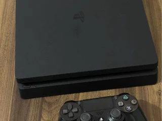 PS4 Slim 1 TB