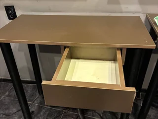 Письменный стол