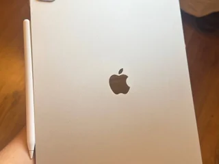 iPad Pro 12.9 (M2, 256GB, Wi-Fi) + Apple Pencil 2