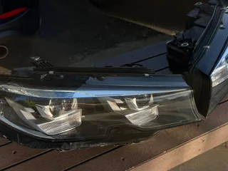 LED фары BMW G20 original комплект