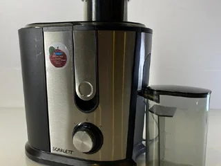 Центробежная соковыжималка Scarlett 700 Вт
