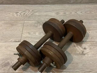 🏋️ **Продам разборные металлические гантели — 2 × 15 кг**