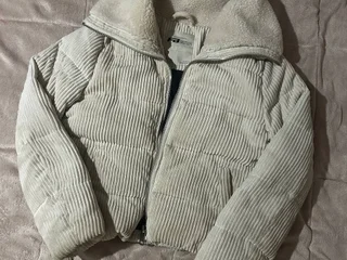 Бежевая вельветовая куртка FB Sister