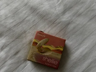 Румяна benefit shellie