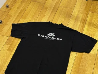 Футболка Balenciaga