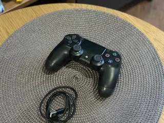 Геймпад DualShock 4