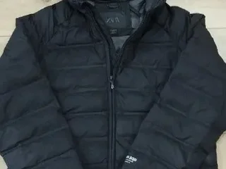 👕 **Куртка Zara**
