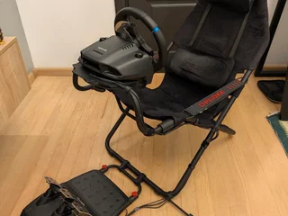 Игровой набор: руль Logitech G29 с педалями и кресло Playseat