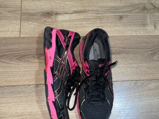 Кроссовки ASICS GT-1000 4 G-TX (GORE-TEX)