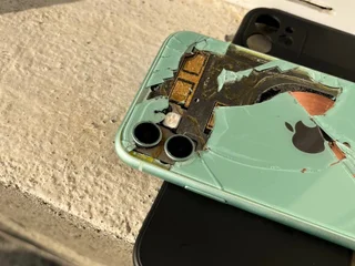 iPhone 11 256GB на запчасти или под ремонт