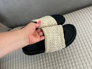 Шлепки Zara
