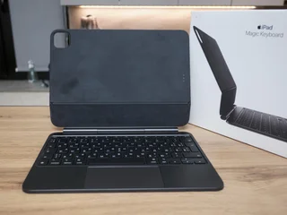Magic Keyboard для iPad Pro 11
