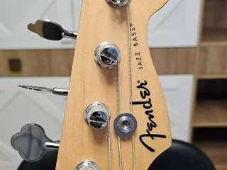 Бас-гитара Fender Standard Jazz Bass