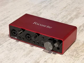 Звуковая карта Focusrite Scarlett 2i2 3rd gen