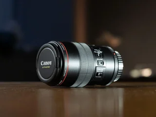 Объектив Canon EF 100mm f/2.8L Macro IS USM
