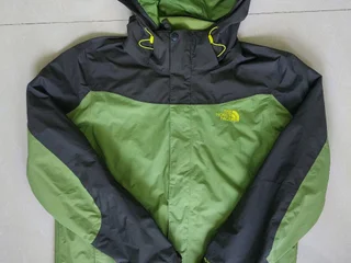 Оригинальная Куртка The North Face в отличном состоянии с мембраной Dry Vent (ветро и водонепронецаемая