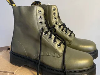Новые ботинки Dr Martens