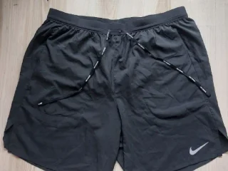 Шорты Nike размер M