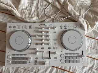 Диджейский пульт Pioneer DJ DDJ-FLX4-W белый