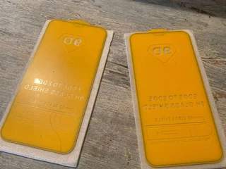 Защитные стекла на iPhone 11 Pro
