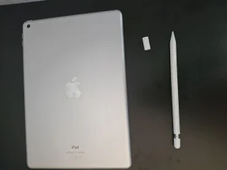 iPad 8 Gen — б/у, нормальное состояние