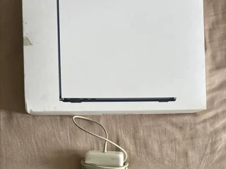 Коробка от MacBook Air M3