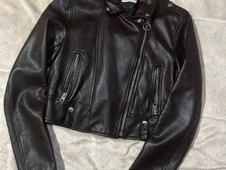 Кожаная куртка Bershka