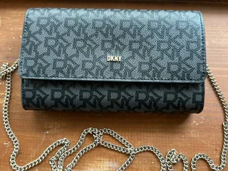 Клатч DKNY